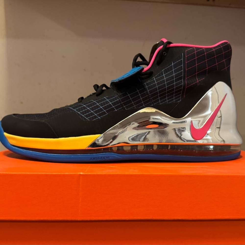 Nike Black and Silver Athletic Shoes with Air Technology